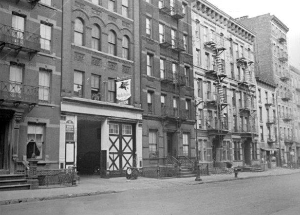 side-funeral-333-garaage-140tax