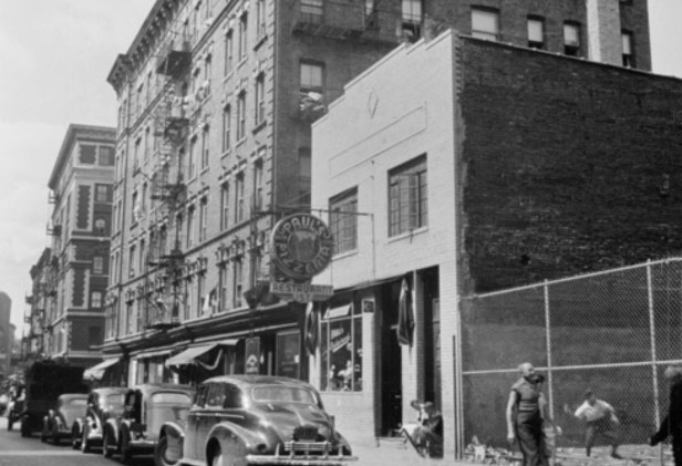 side-intro-dead-pizzaria-1940