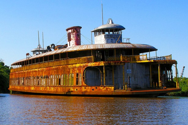 side-whitehall-ferry-rusted2